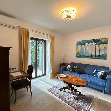 Ustoma Villa *